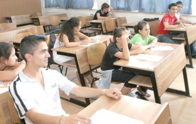 Cică avem mai puţini analfabeţi